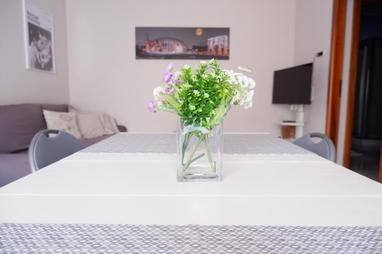 House Apartment *